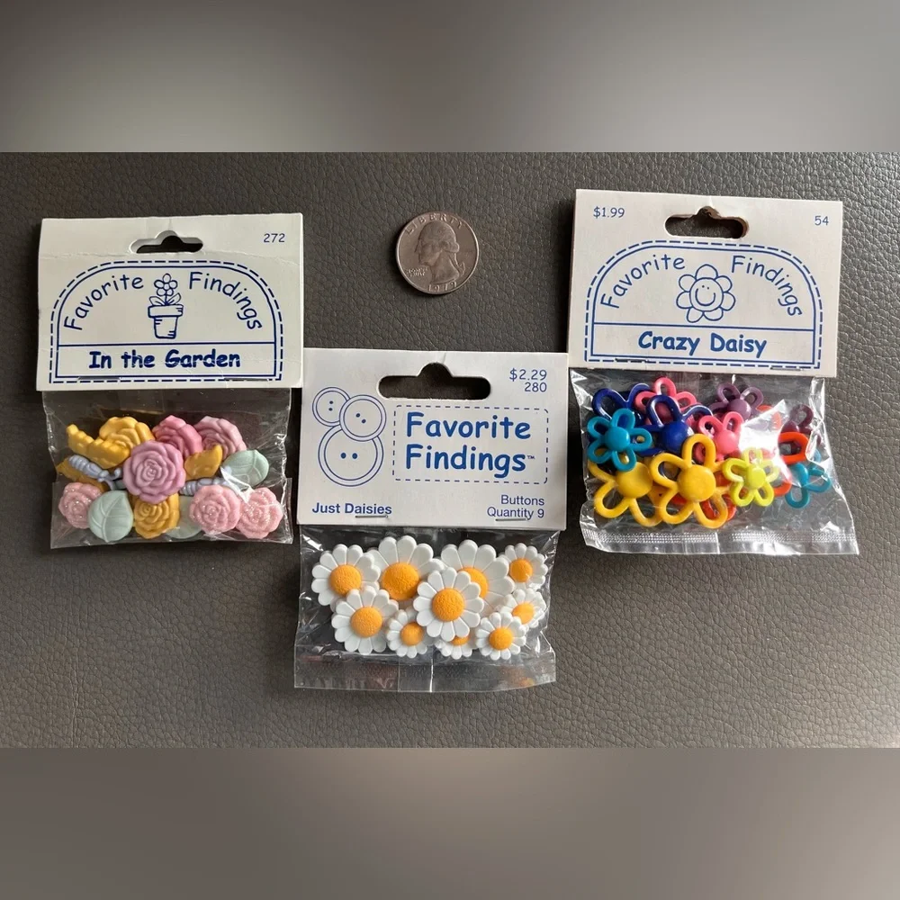 NWT Bundle BLUMENTHAL BUTTONS Flowers FAVORITE FINDINGS Conversations